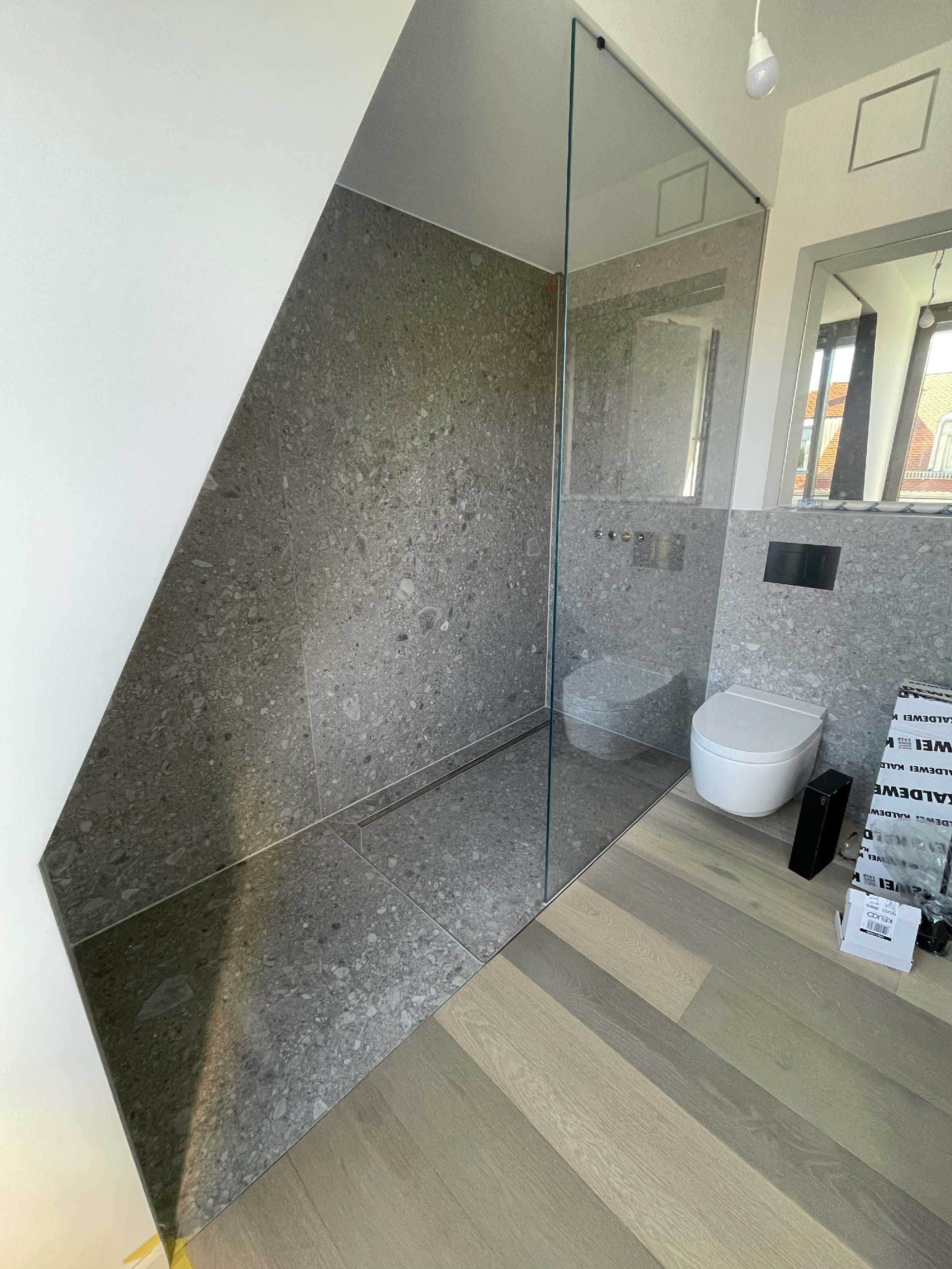 Megaformat-Fliesenverlegung